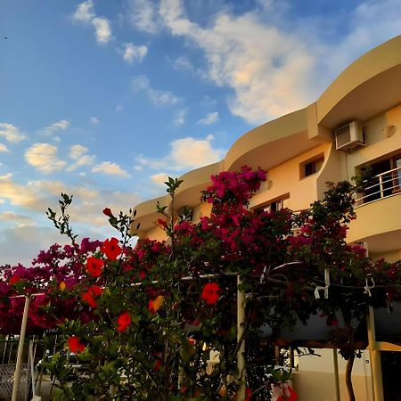 Hotel Sirena Radhimë Buitenkant foto
