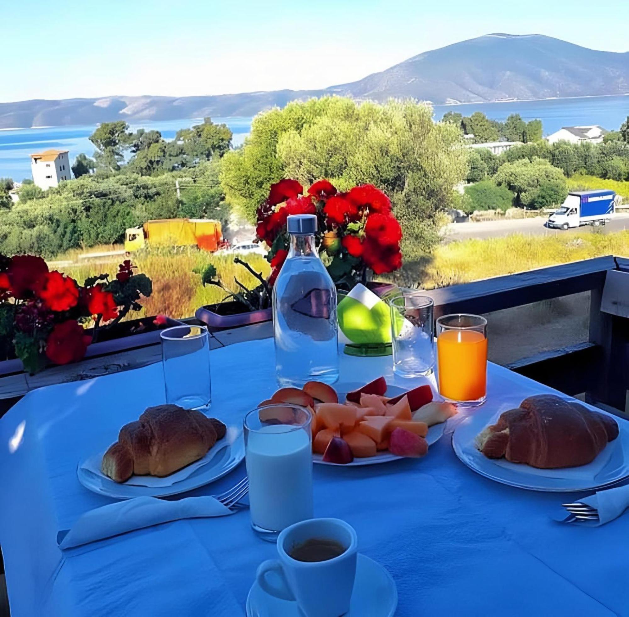 Hotel Sirena Radhimë Buitenkant foto