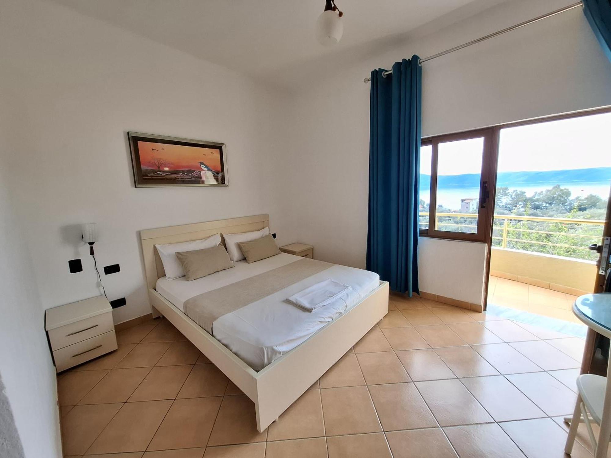 Hotel Sirena Radhimë Buitenkant foto